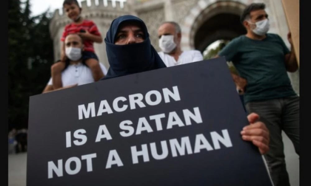 Μπανγκλαντές: Χιλιάδες μουσουλμάνοι κατά του Μακρόν